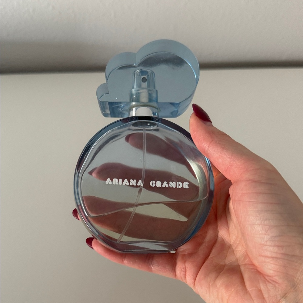 Ariana Grande Cloud Perfume